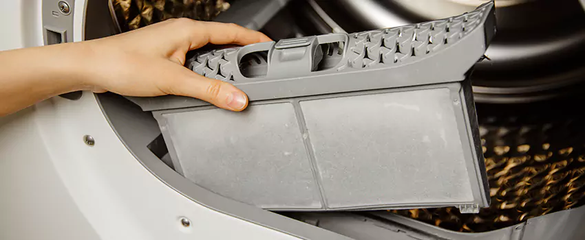Signs Of A Clogged Dryer Lint Trap in Bethpage, New York